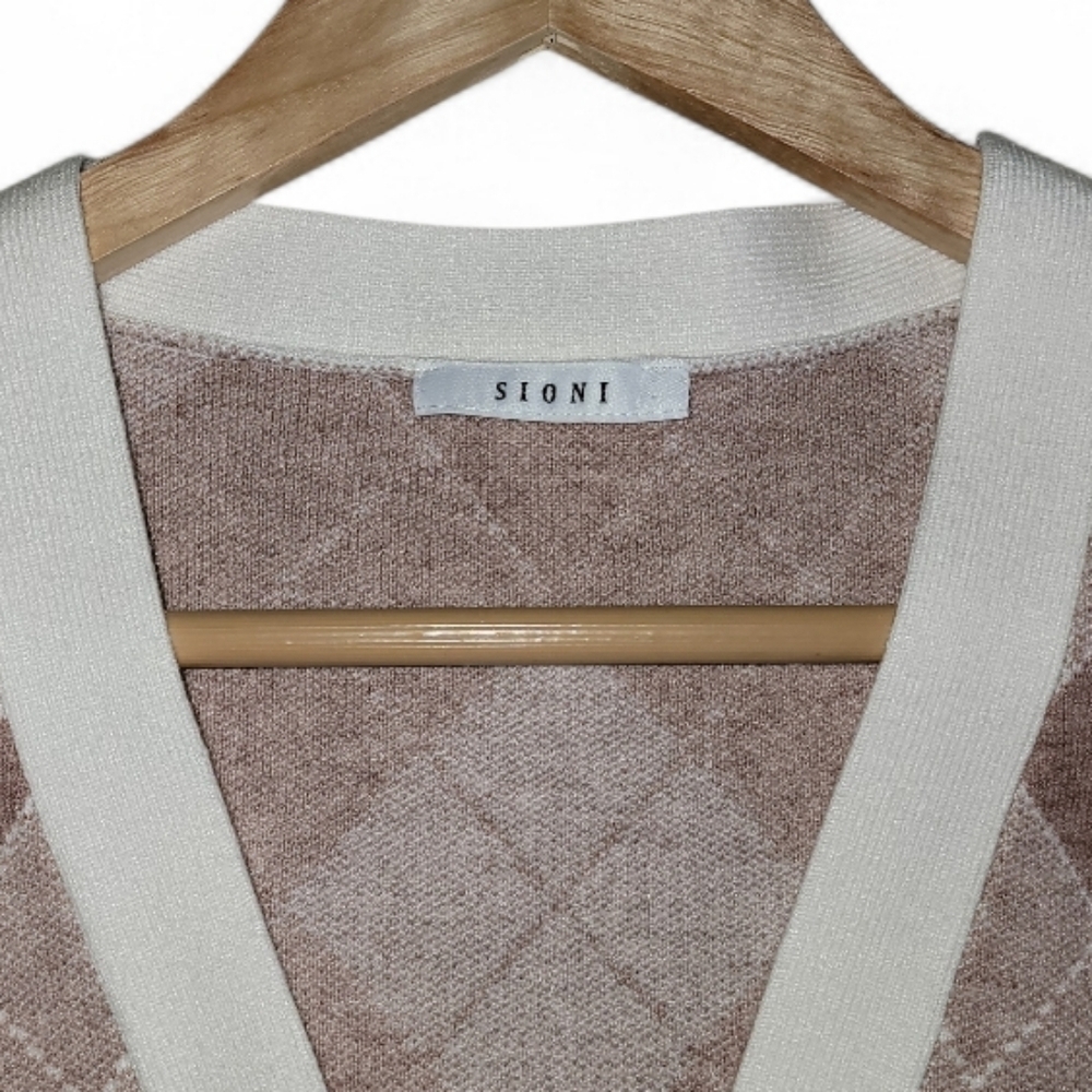 Sioni Argyle Sweater in Brown and Cream - Picture 2 of 2